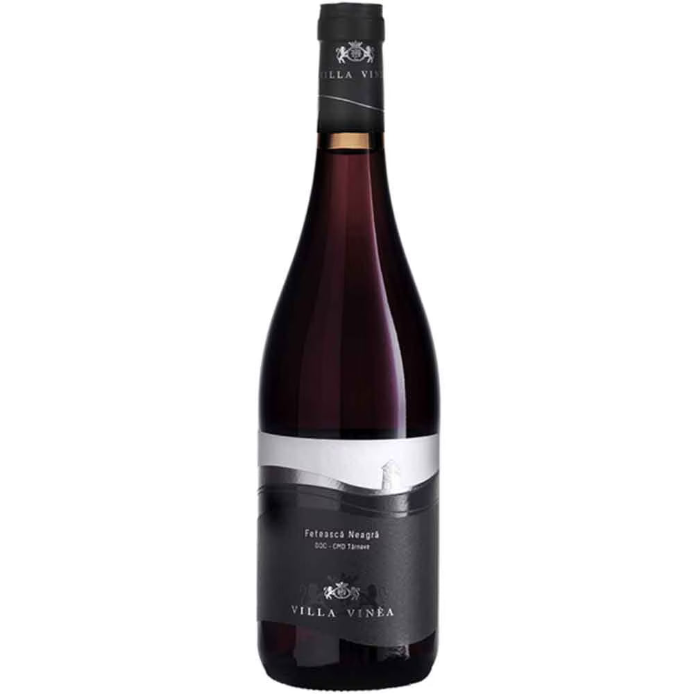Fetească Neagră Premium 0.75L – Villa Vinèa, DOC-CMD Târnăveni; 13.5% vol.; note de prune afumate, vișine; baric discret