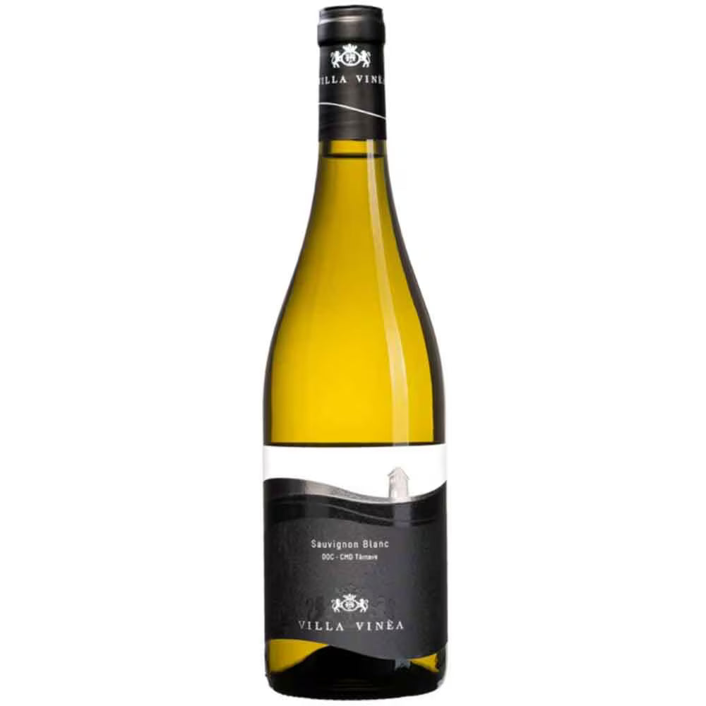 Sauvignon Blanc Premium 0.75L – Villa Vinèa, DOC-CMD Târnăveni; 13% vol.; note de soc, ardei verde, citrice; mineralitate calcaroasă